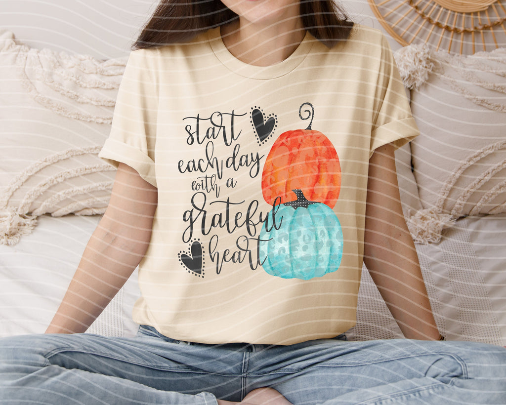 Start Each Day with a Grateful Heart Graphic Tee product image 1